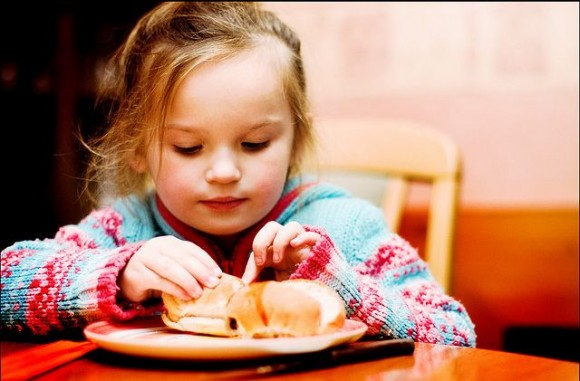 子どもがご飯を食べない場合の対処法 (2)