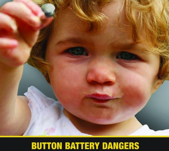 ボタン電池の誤飲は危険 (1)